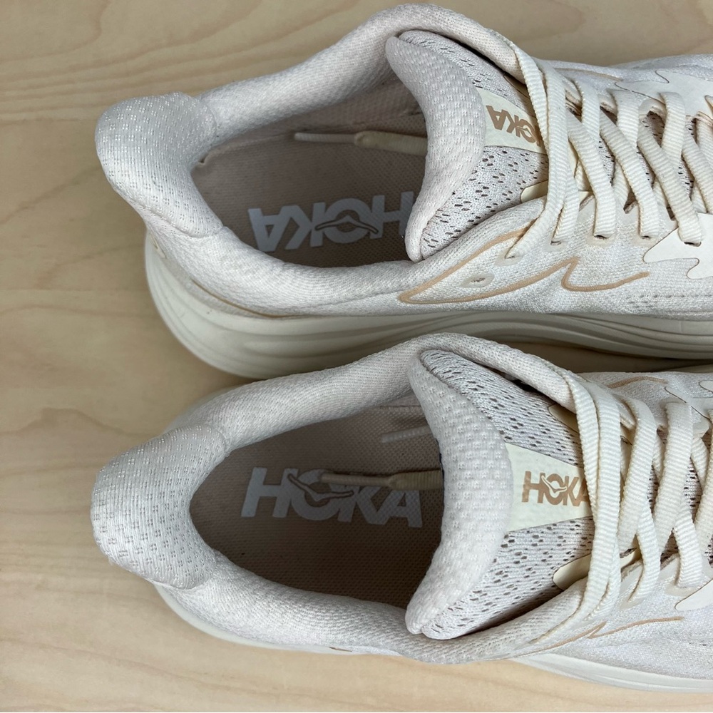 Hoka One One Women’s Size 6.5 B Clifton 10 Vanilla Birch Athletic Running Shoes - Picture 9 of 11